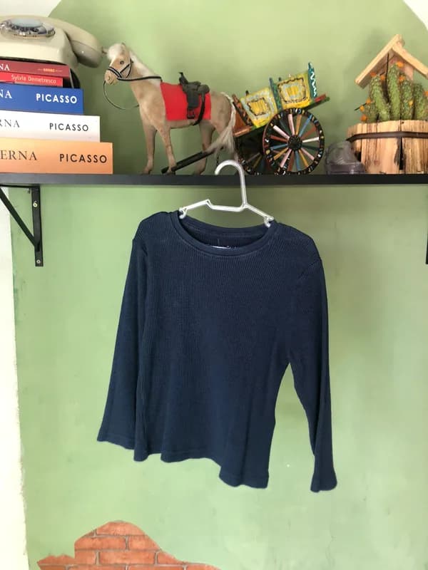 Blusa azul de frio