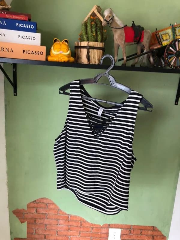 Cropped preto e branco 