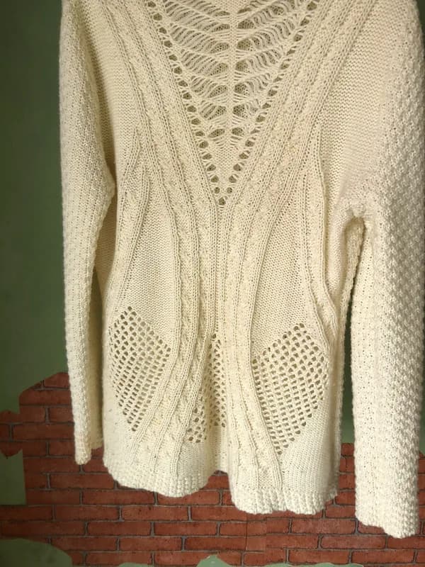 ♡ Suéter off white em tricot