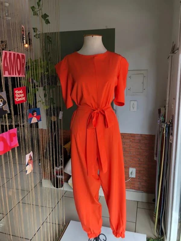 ♡ Macacão laranja longo