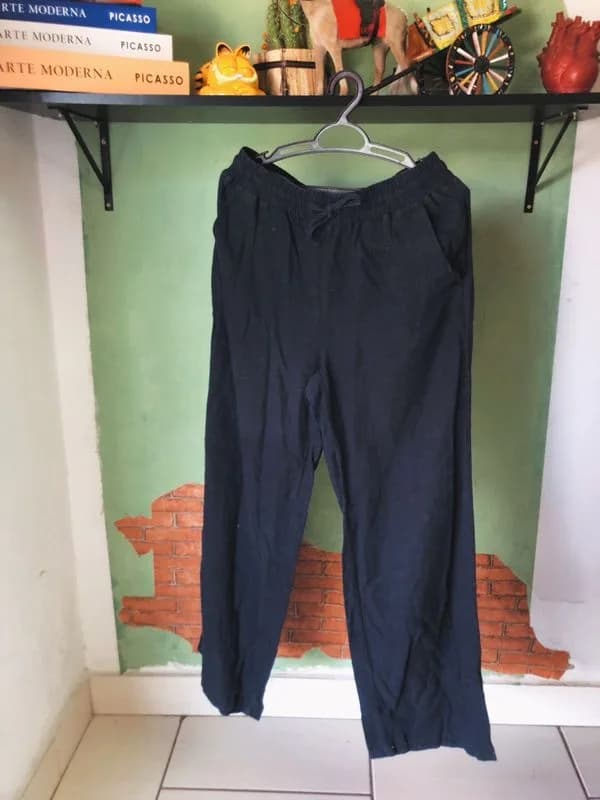 Calça azul marinho em linho