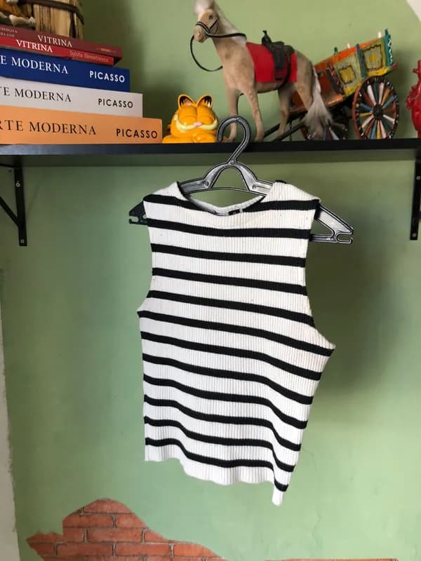 ♡ Cropped preto e branco listrado