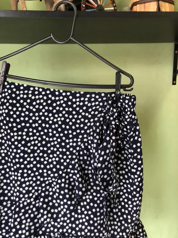 ♡ Saia azul floral