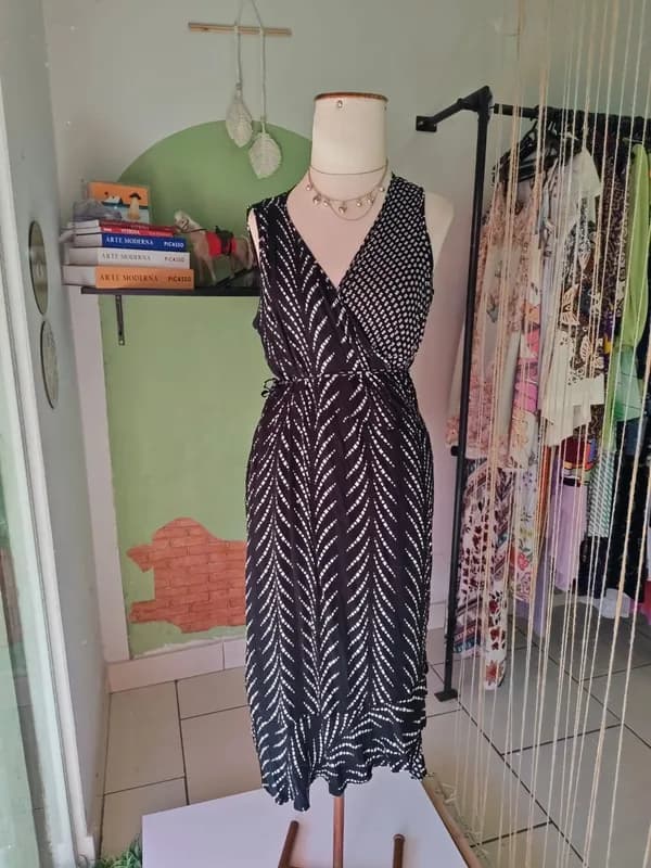 ♡ Vestido envelope preto e branco